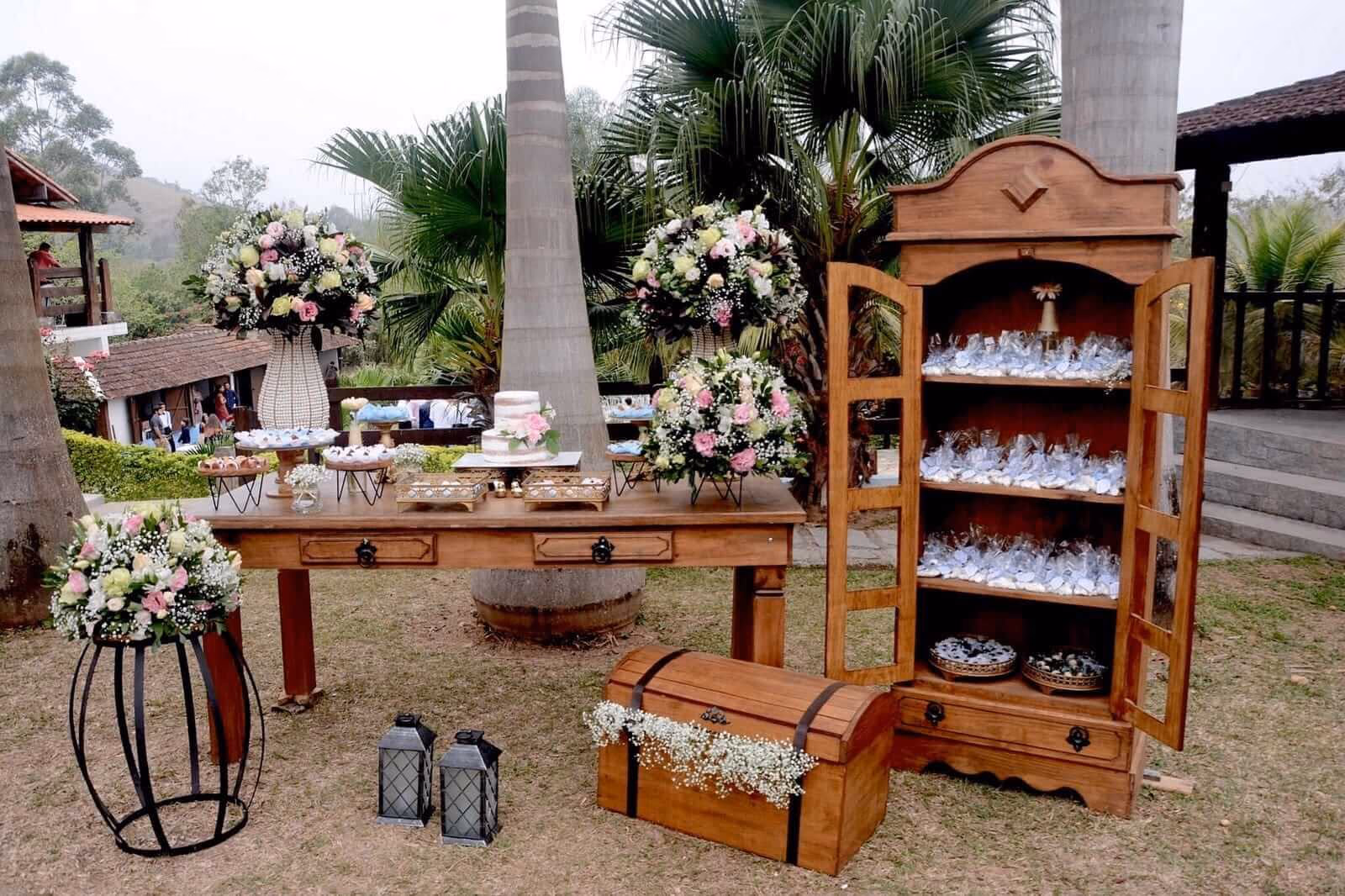 Decor Mesa Retangular com Armário