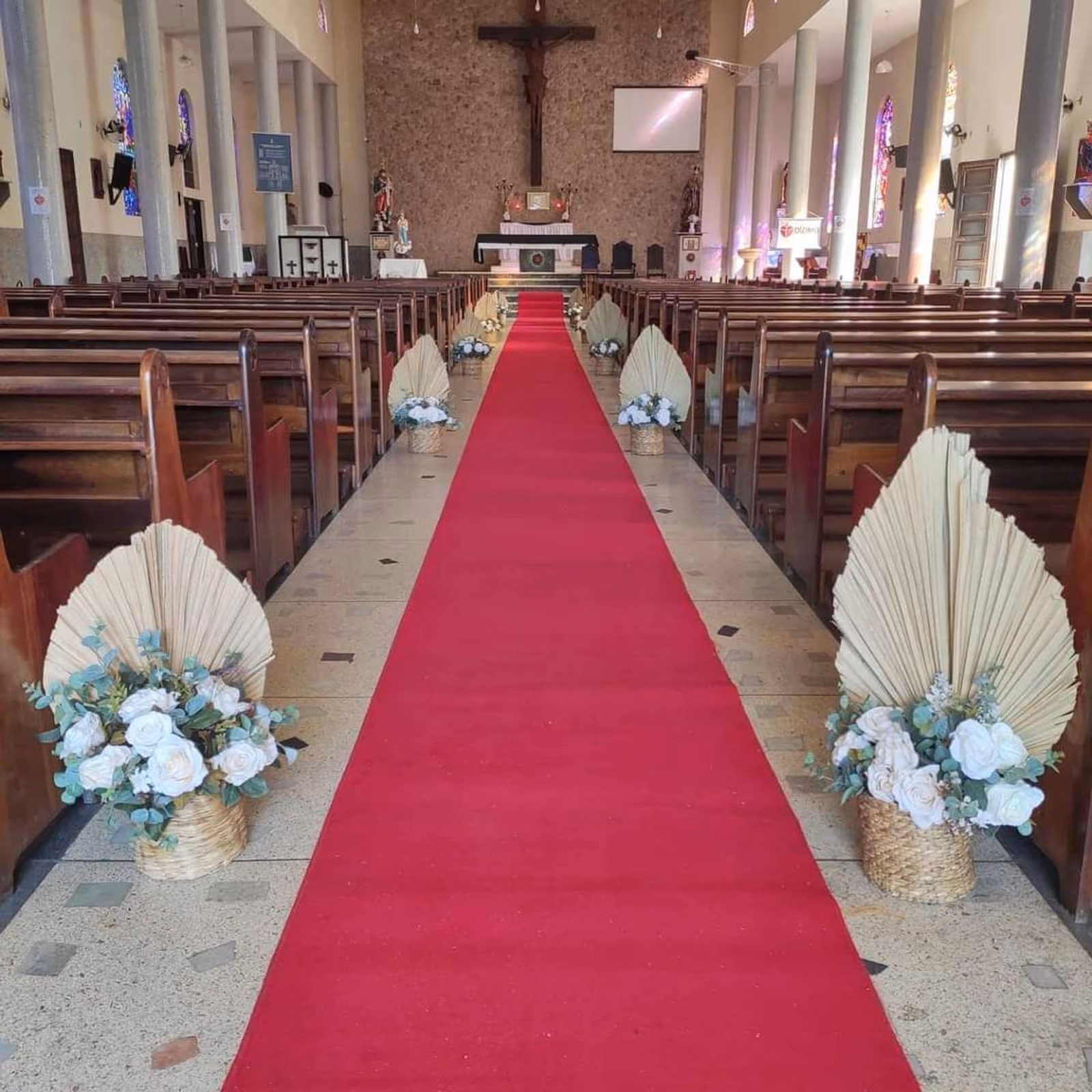 Arranjos com Latânea para Cerimônia