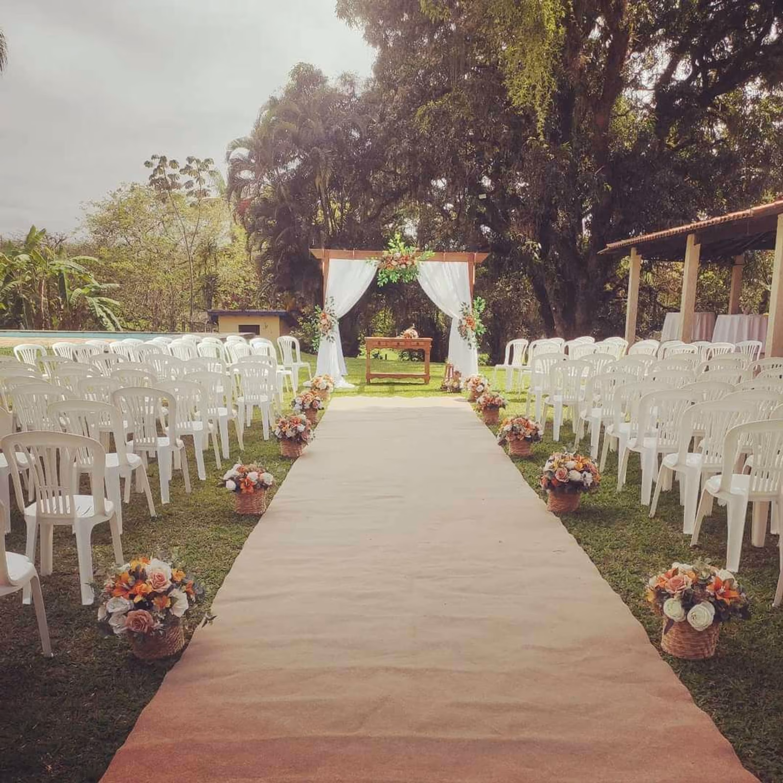 Decoração completa cerimônia (cadeiras não inclusas)