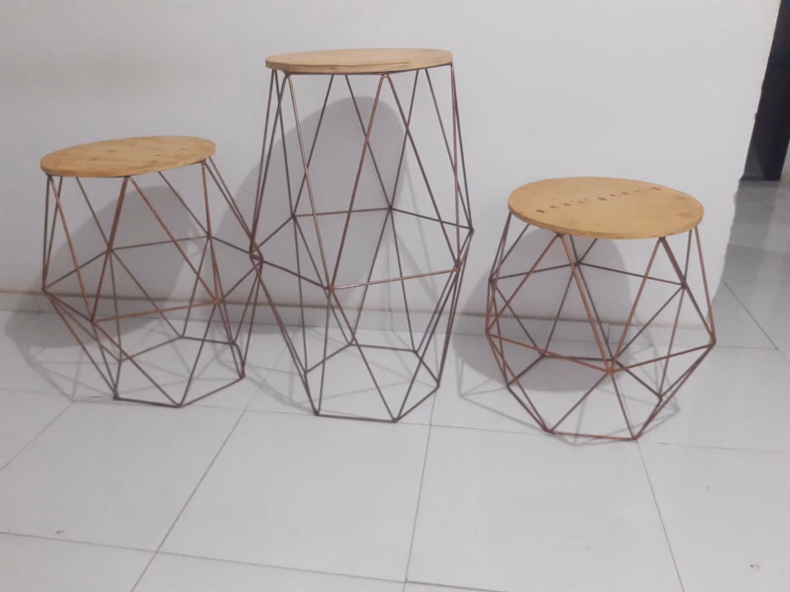 Trio de Mesas Aramadas